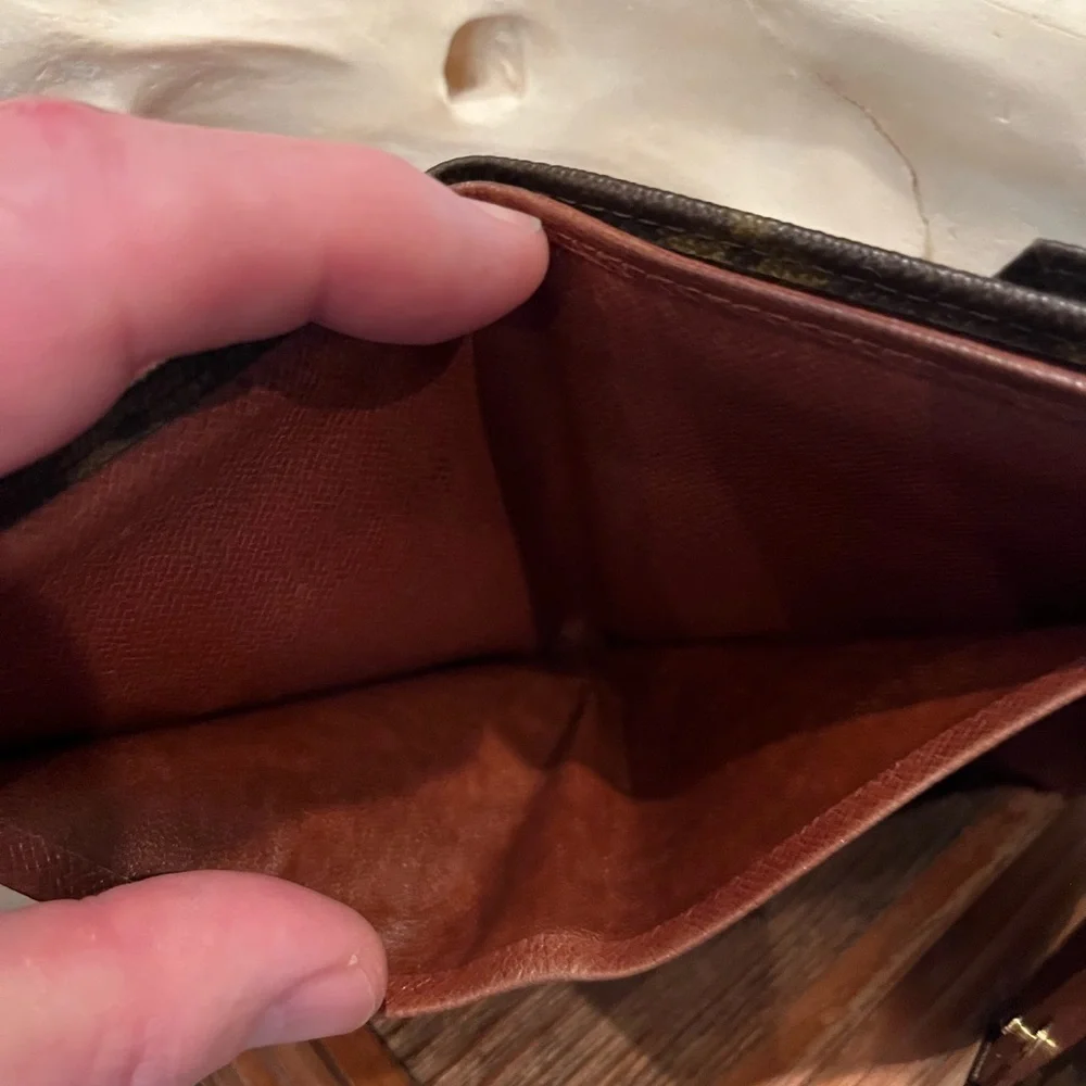 Louis Vuitton Vintage 1991 Compact Wallet EUC - Picture 14 of 16